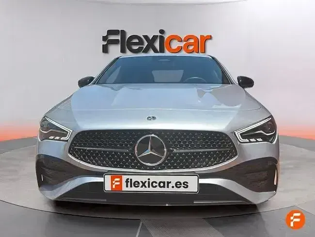 Usado Mercedes CLA200 Shooting Brake 163 CV (119 kW) 2024 Gris Familiar
