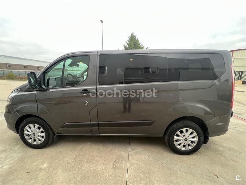 Usado Ford Transit Custom Nugget 130 CV (95 kW) 2022 Gris / plata Monovolumen