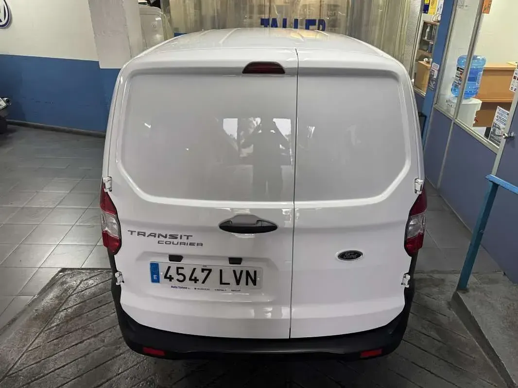 Usado Ford Transit Trend 75 CV (55 kW) 2021 Blanco Van