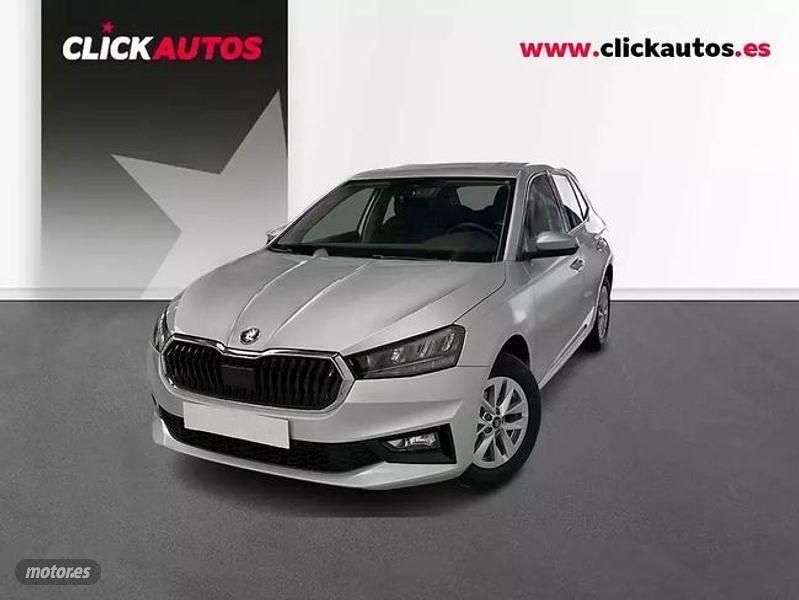 Usado Skoda Fabia Selection 95 CV (69 kW) 2025 Plateado Utilitario