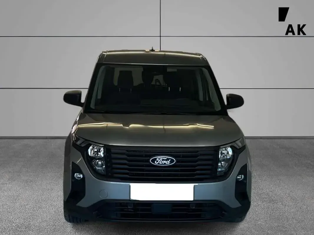 Usado Ford Tourneo Courier Trend 125 CV (91 kW) 2024 Monovolumen