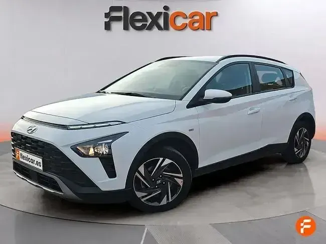 Usado Hyundai Bayon 100 CV (73 kW) 2023 Blanco SUV