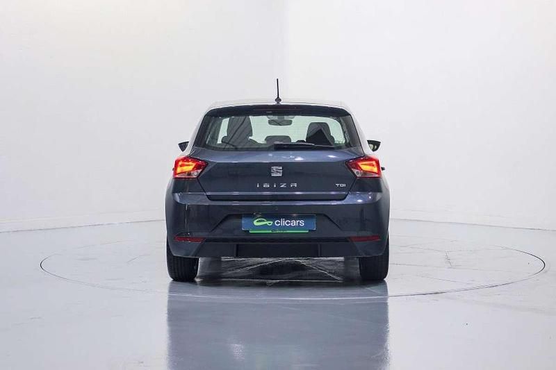 Usado Seat Ibiza Style 90 CV (66 kW) 2020 Negro Utilitario