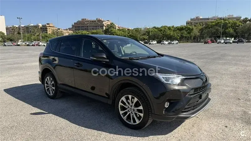 Usado Toyota RAV4 Hybrid Advance 197 CV (144 kW) 2016 Negro SUV