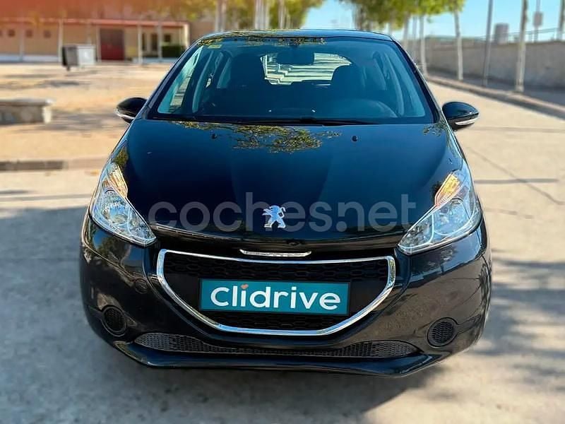 Usado Peugeot 208 Active 68 CV (50 kW) 2013 Negro Utilitario