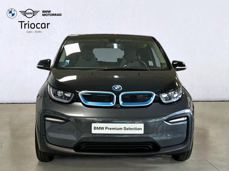 Usado BMW i3 Comfort Edition 125 kW (170 CV) 2022 Pintura metalizada mineralgrau con detalles bmw i blau Utilitario