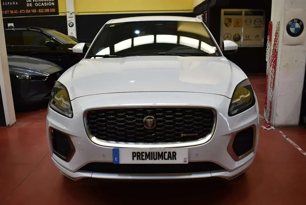 Usado Jaguar E-Pace R-Dynamic 309 CV (227 kW) 2021 Blanco SUV