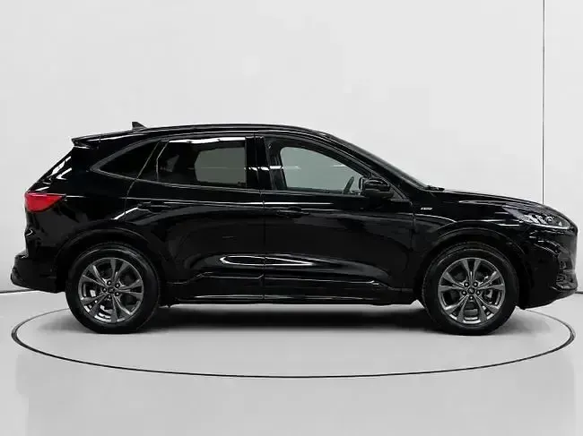 Usado Ford Kuga ST-Line 120 CV (88 kW) 2022 Negro SUV