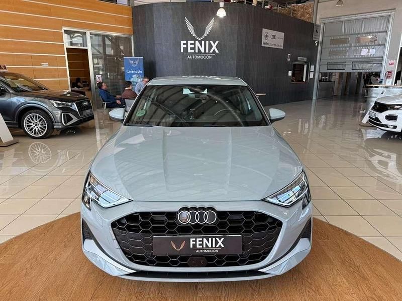 Usado Audi A3 Advanced 150 CV (110 kW) 2024 Gris Berlina