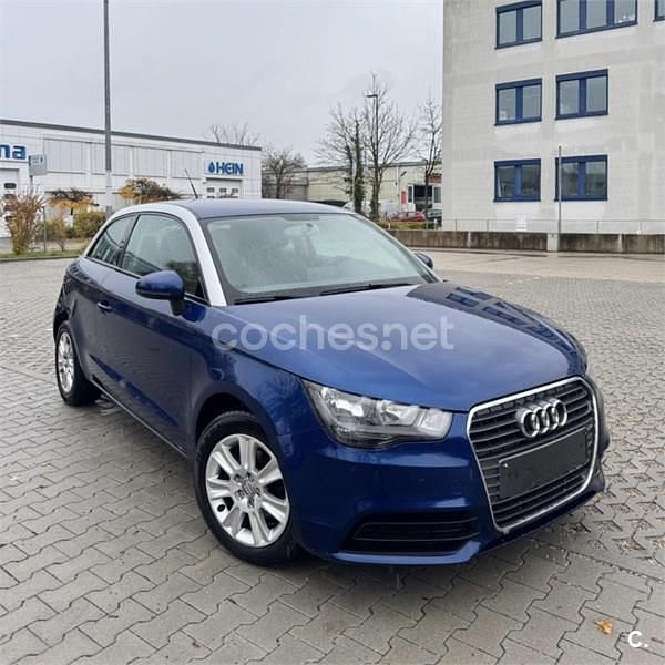 Azul Usado 2011 Audi A1 Attraction Berlina | 7600 € (Precio justo) - Imagen 1/4