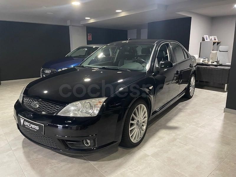 Usado Ford Mondeo ST 226 CV (166 kW) 2005 Negro Berlina