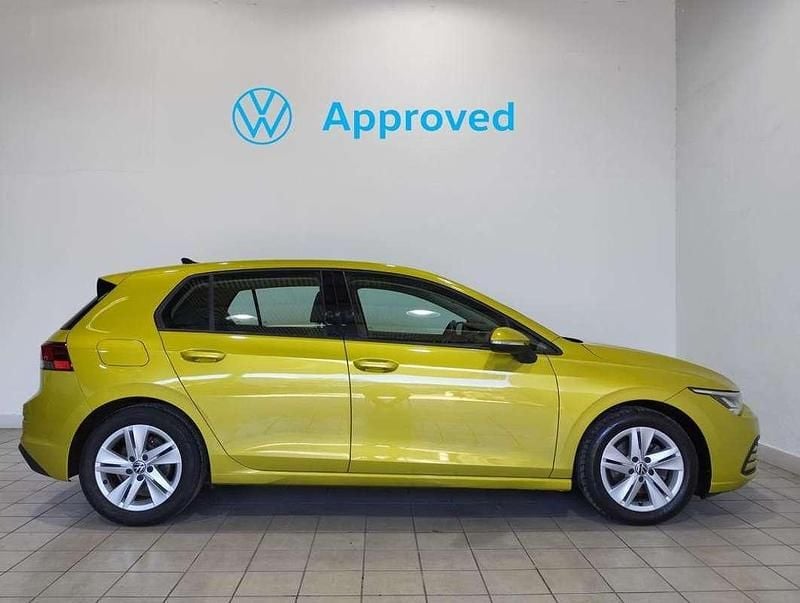 Occasion VW Golf VIII 110 ch (80 kW) 2021 Jaune Citadine