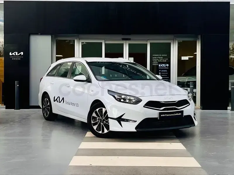 Usado Kia Ceed 100 CV (73 kW) 2025 Blanco Utilitario