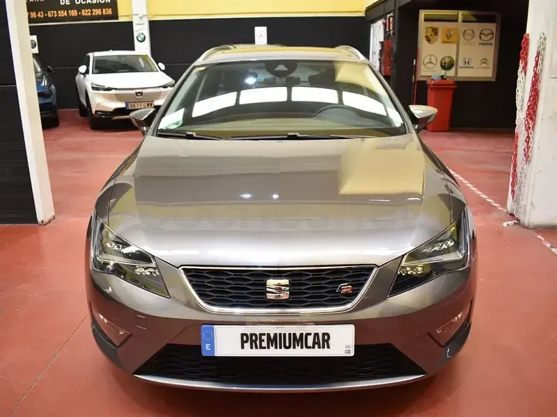 Usado Seat Leon FR 150 CV (110 kW) 2016 Gris / plata Familiar