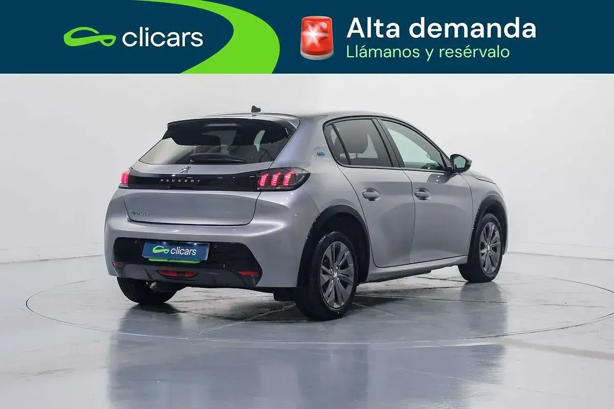 Usado Peugeot e-208 Allure 100 kW (136 CV) 2021 Gris Utilitario