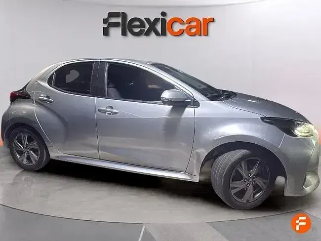 Usado Toyota Yaris Hybrid Active 116 CV (85 kW) 2024 Gris