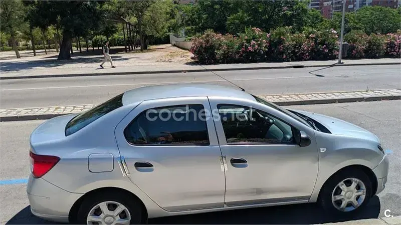 Usado Dacia Logan Ambiance 90 CV (66 kW) 2013 Gris / plata Berlina