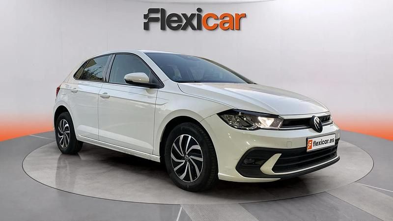 Usado VW Polo Life 95 CV (69 kW) 2023 Blanco Utilitario