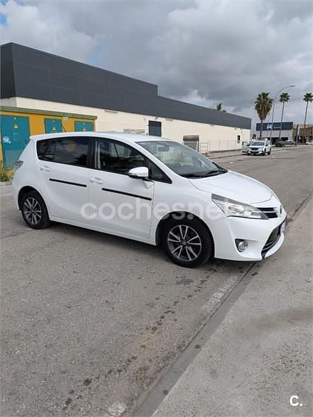 Usado Toyota Verso Advance 112 CV (82 kW) 2015 Blanco Monovolumen