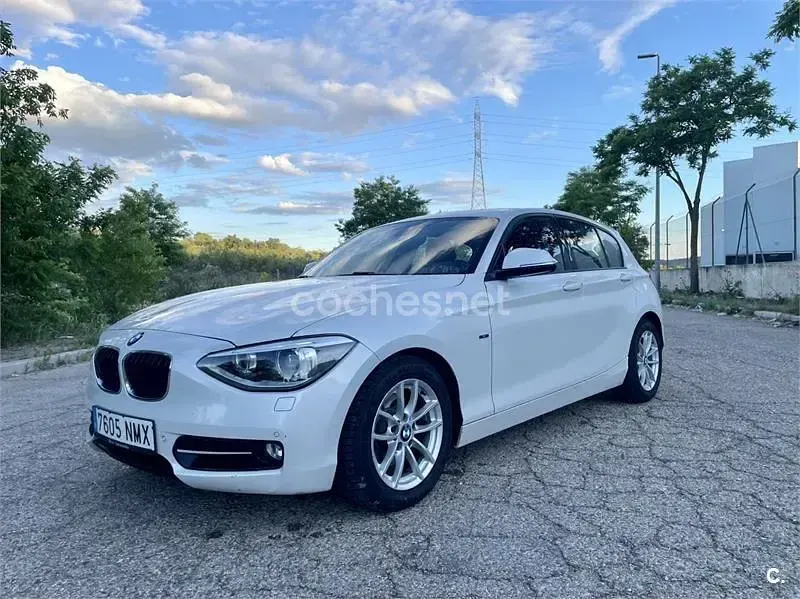 Używany BMW 118 Sport Line 170 KM (125 kW) 2012 Biały Hatchback