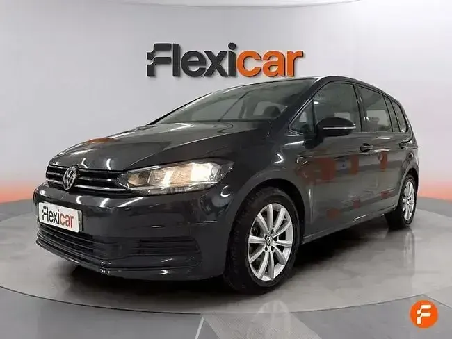 Usado VW Touran Business 115 CV (84 kW) 2018 Gris Monovolumen