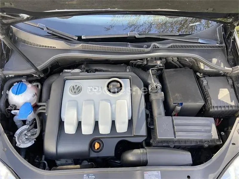 Usado VW Golf V Highline 105 CV (77 kW) 2007 Negro Berlina