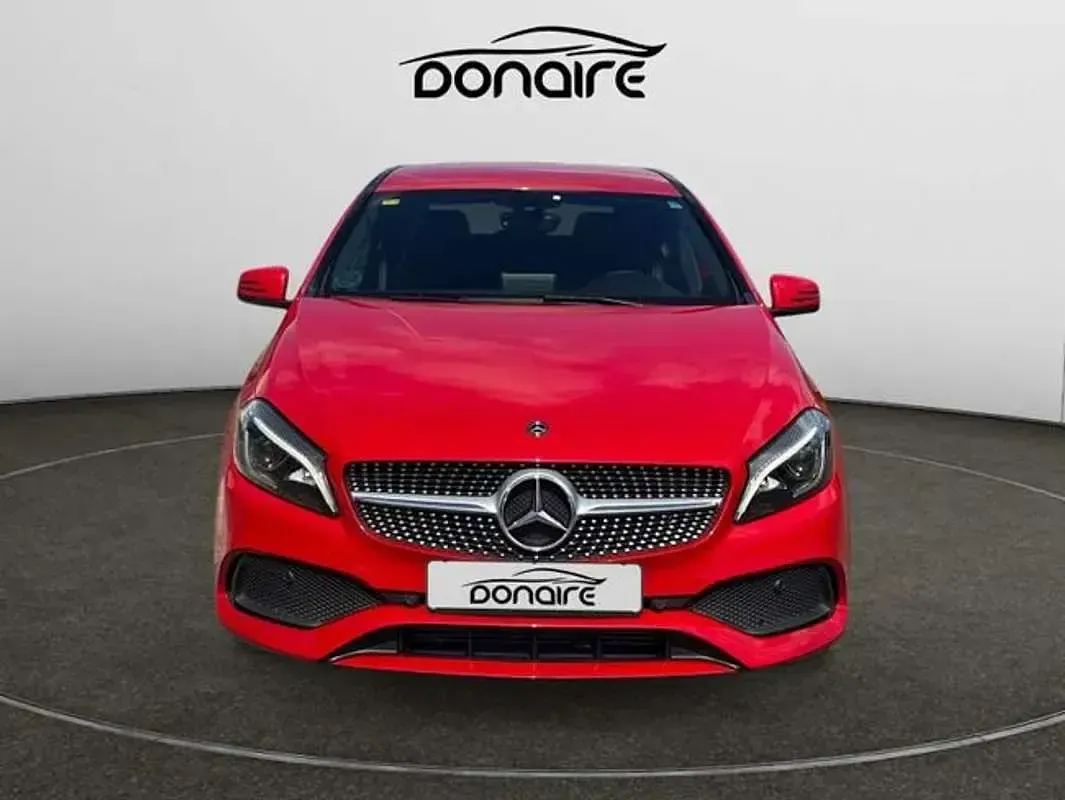Usado Mercedes A200 139 CV (102 kW) 2018 Rojo Utilitario