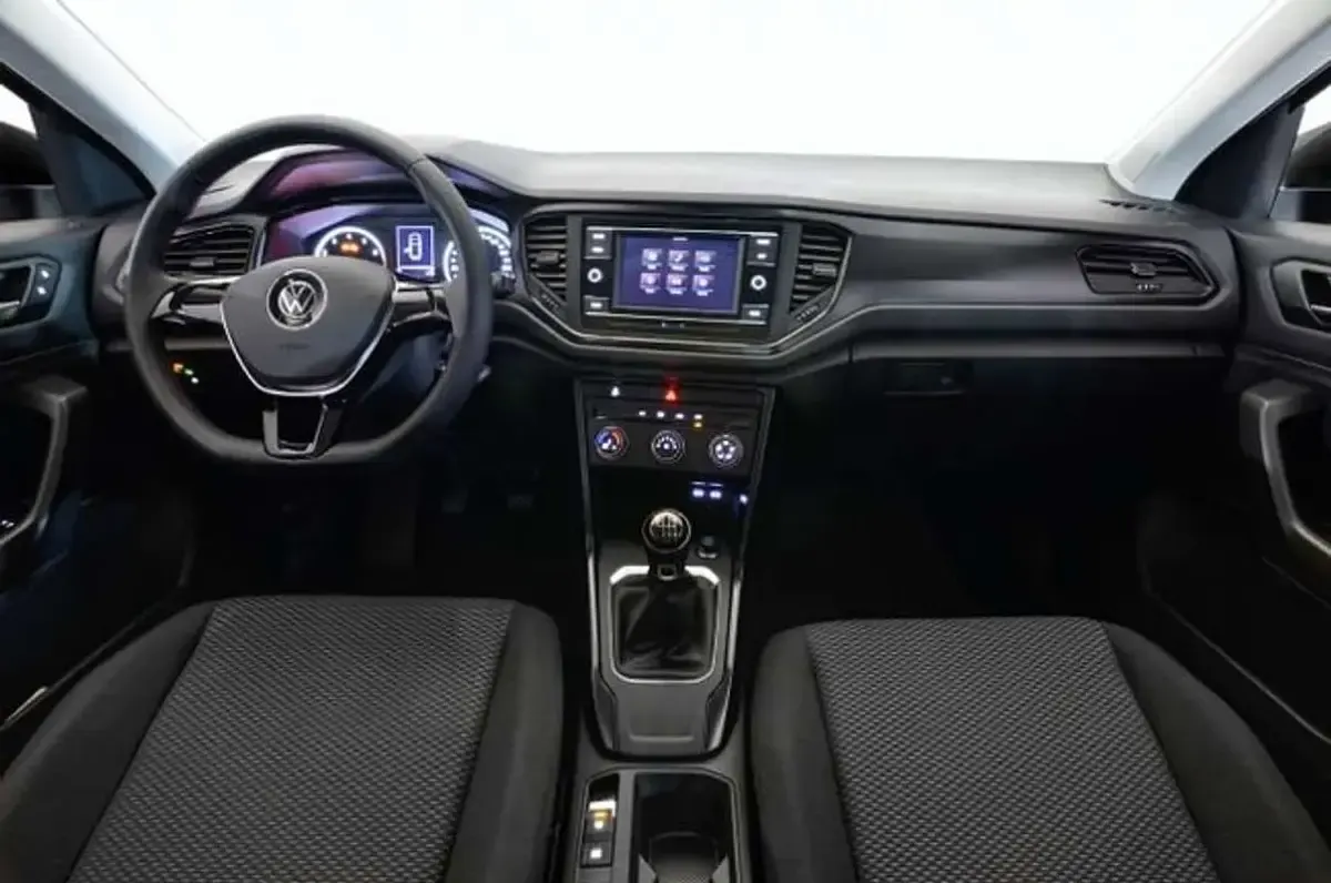 Usado VW T-Roc 110 CV (80 kW) 2021 Negro SUV
