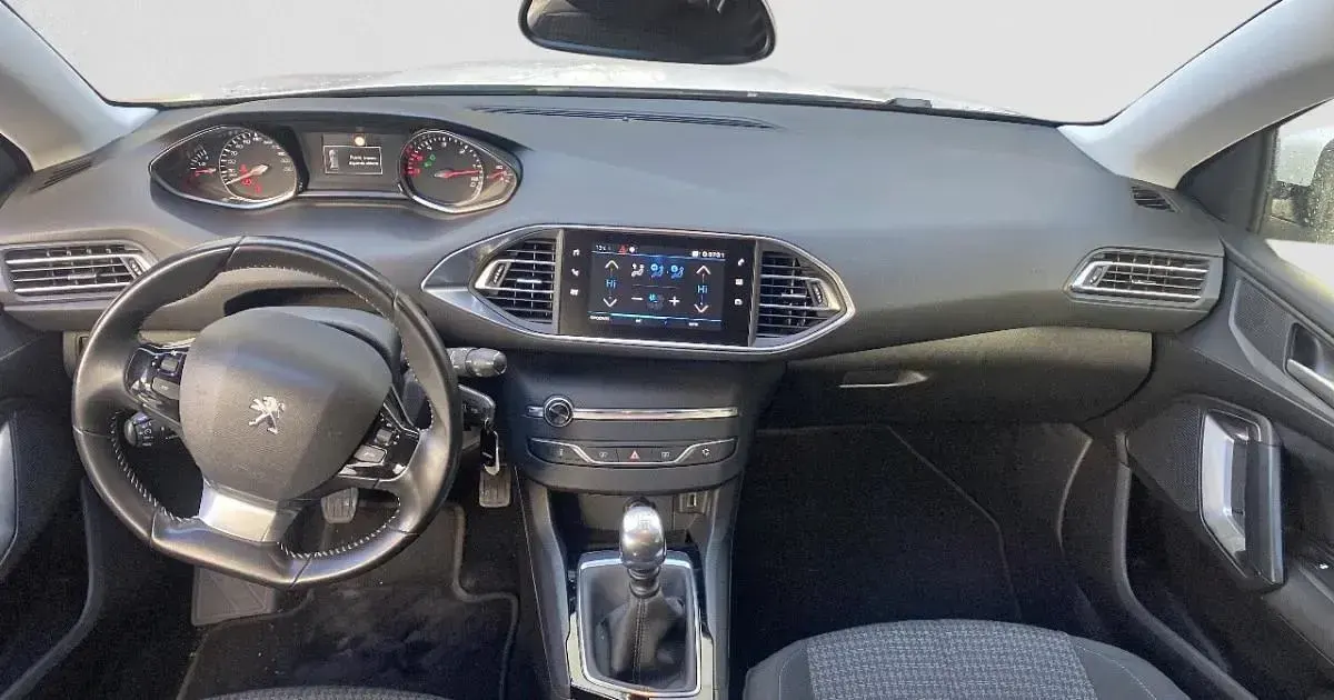 Usado Peugeot 308 Style 100 CV (73 kW) 2019