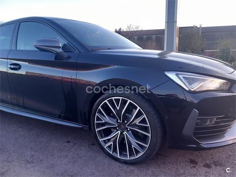 Usado Cupra Leon VZ 245 CV (180 kW) 2023 Negro Berlina