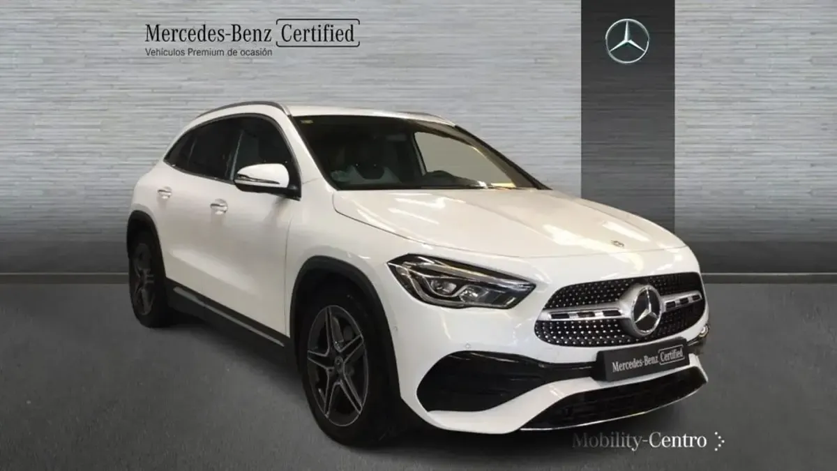 Usado Mercedes GLA200 AMG line 150 CV (110 kW) 2020 Blanco polar  pintura unicolor SUV