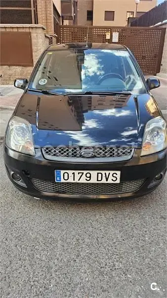 Usado Ford Fiesta Trend 68 CV (50 kW) 2006 Negro Utilitario