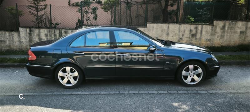 Azul Usado 2003 Mercedes E400 Avantgarde Berlina | 6950 € - Imagen 1/4
