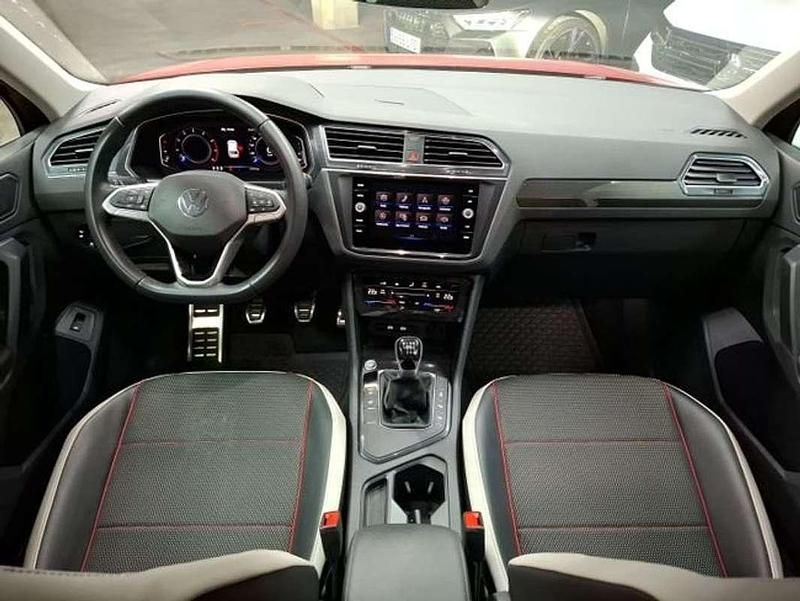 Usado VW Tiguan Sportline 150 CV (110 kW) 2022 Rojo SUV