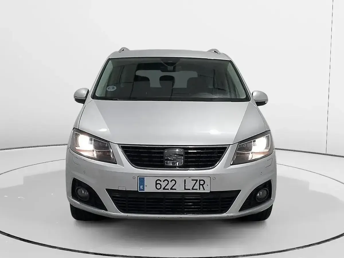 Usado Seat Alhambra XCELLENCE 150 CV (110 kW) 2022 Gris Monovolumen