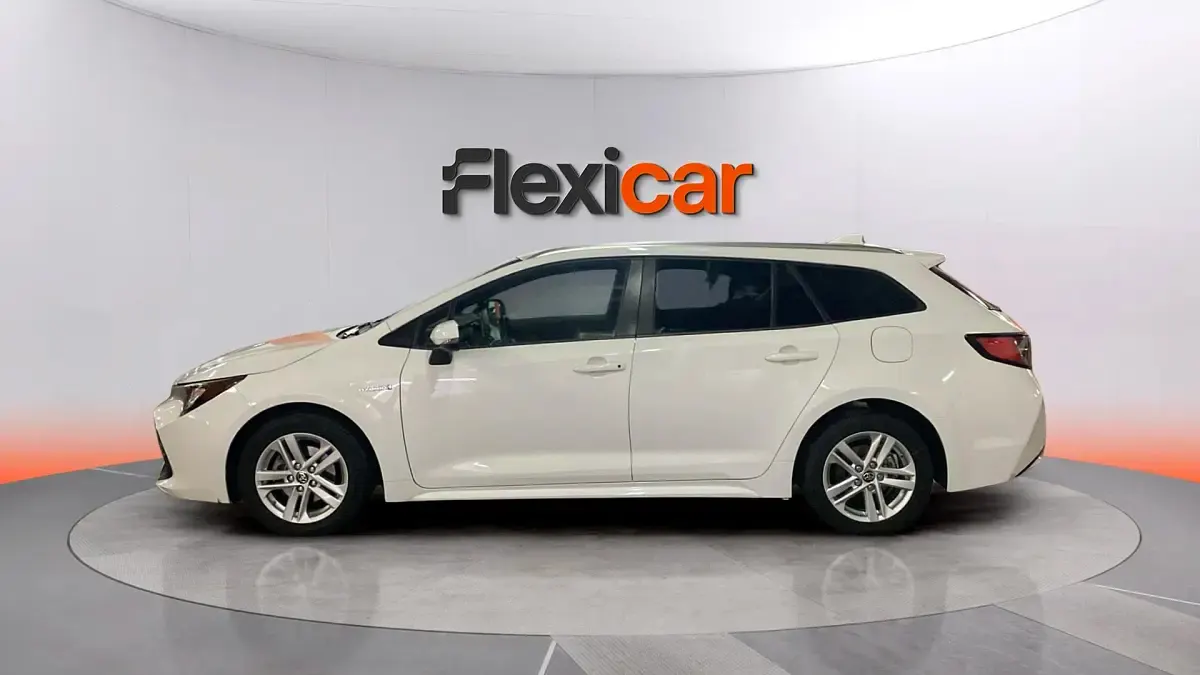 Usado Toyota Corolla Style 122 CV (89 kW) 2021 Blanco Familiar