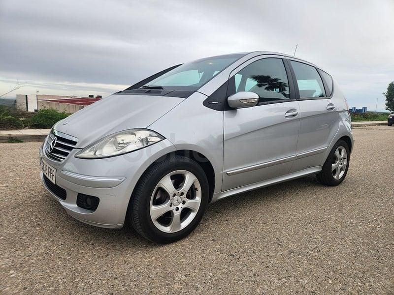 Usado Mercedes A180 Avantgarde 109 CV (80 kW) 2007 Gris / plata Monovolumen