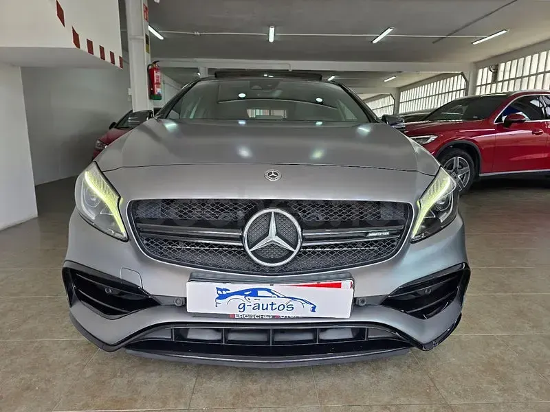 Usado Mercedes A45 AMG 381 CV (280 kW) 2017 Gris / plata Utilitario
