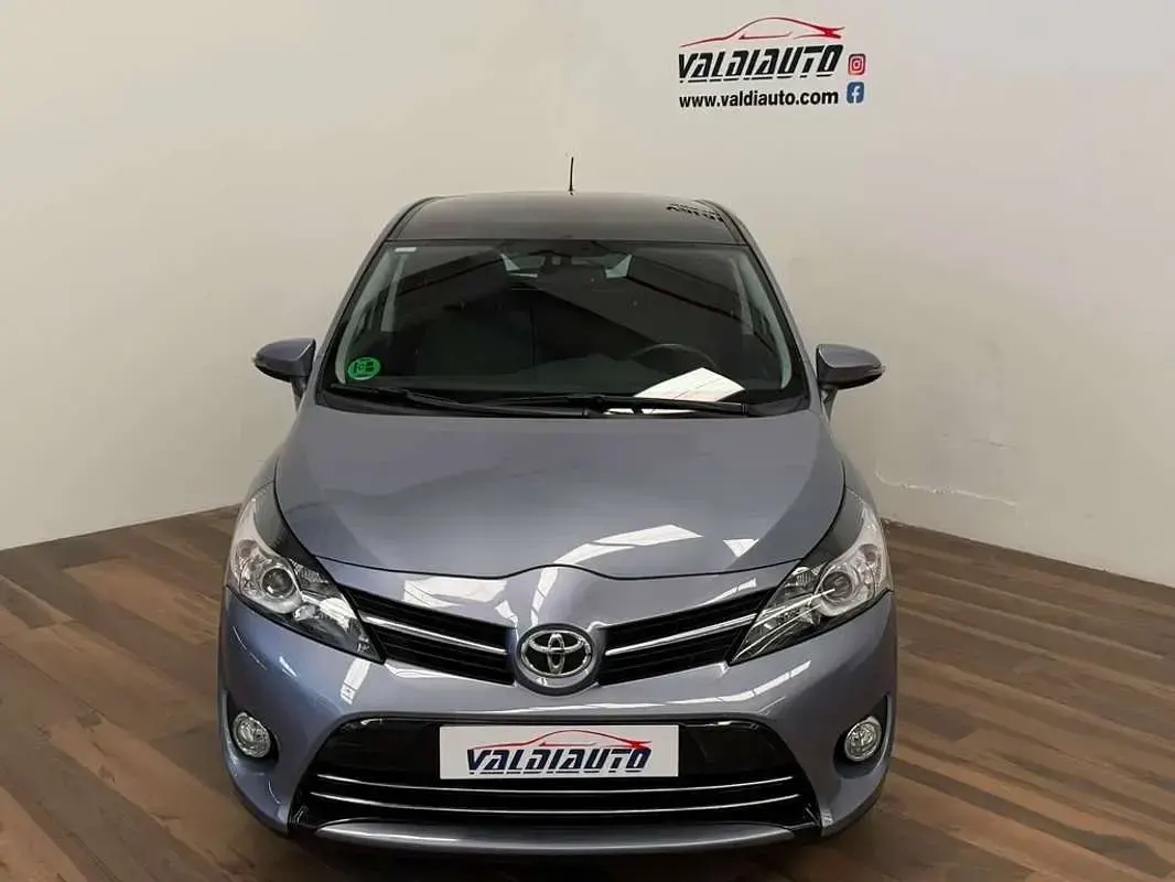 Usado Toyota Verso Live 132 CV (97 kW) 2013 Azul Monovolumen