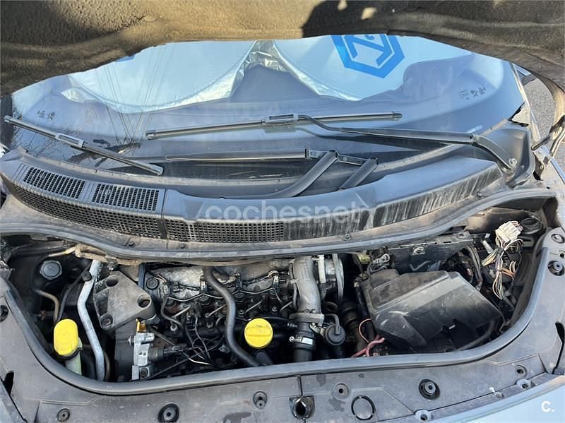 Usado Renault Scénic II Authentique 120 CV (88 kW) 2005 Beige Monovolumen