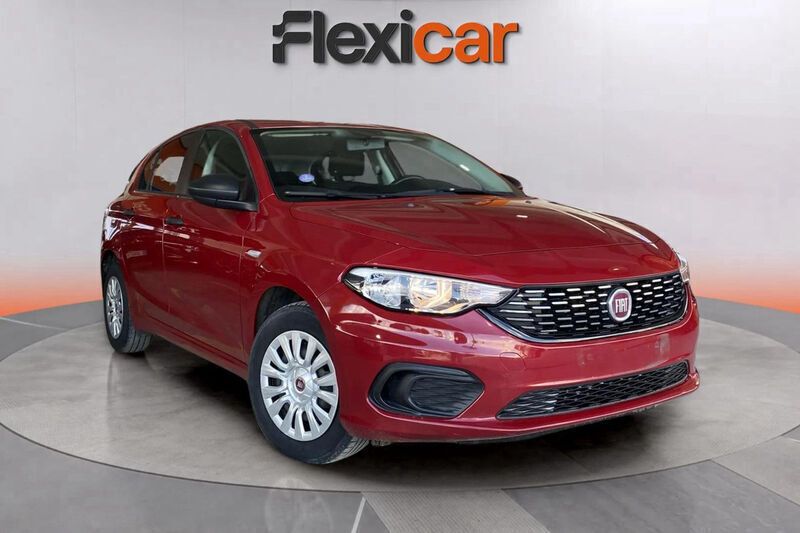 Rojo Usado 2017 Fiat Tipo Easy Berlina | 9290 € - Imagen 1/4