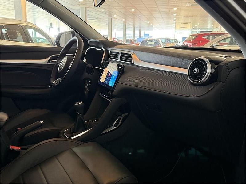 Usado MG ZS Luxury 106 CV (77 kW) 2025 Gris SUV