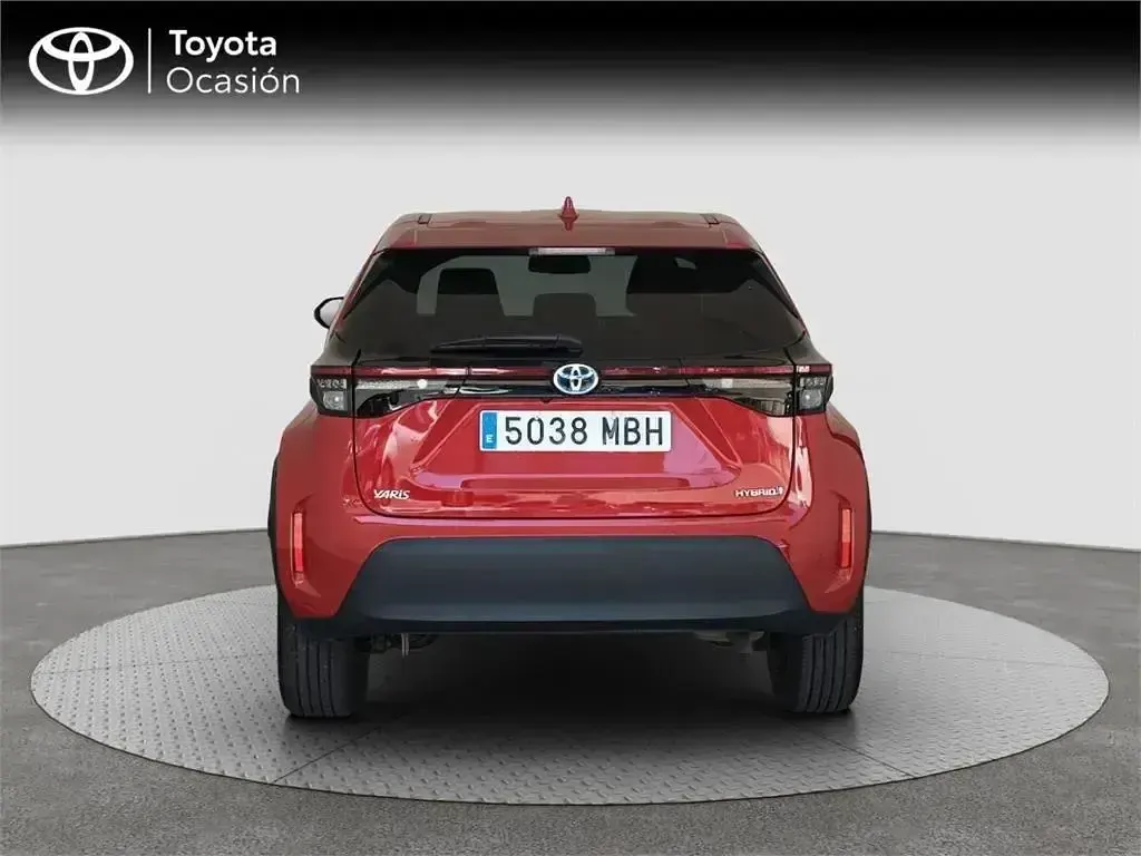 Usado Toyota Yaris Cross Style 116 CV (85 kW) 2022 Rojo SUV