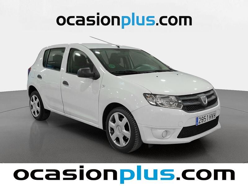 Usado Dacia Sandero Ambiance 75 CV (55 kW) 2014 Blanco Utilitario