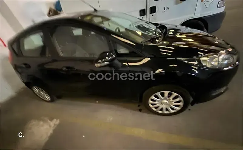 Usado Ford Fiesta Trend 75 CV (55 kW) 2013 Negro Berlina
