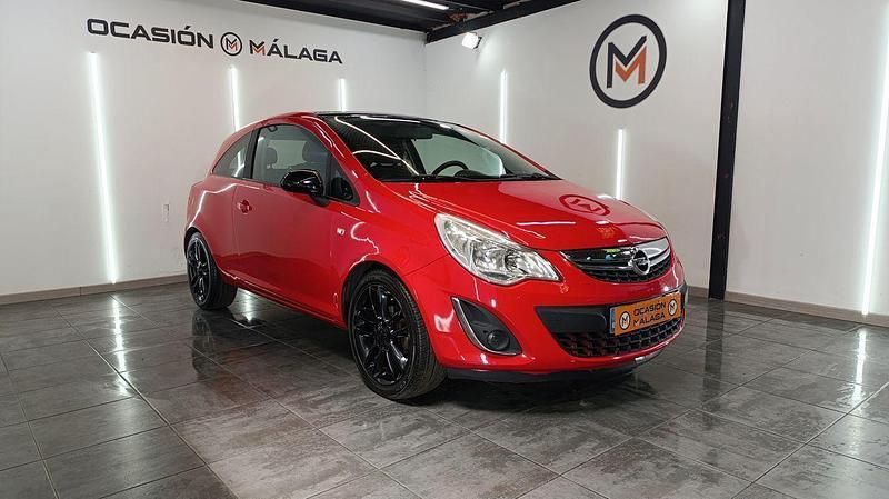 Rojo Usado 2011 Opel Corsa Color Edition Utilitario | 5900 € (Un poco caro) - Imagen 1/4