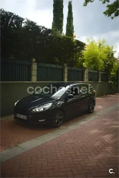 Usado Ford Focus Titanium 115 CV (84 kW) 2015 Negro Familiar