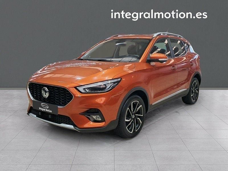 Usado MG ZS Luxury 111 CV (81 kW) 2022 Naranja Berlina