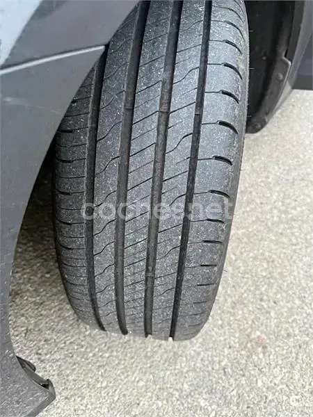 Usado VW Jetta Advance 122 CV (89 kW) 2011 Gris / plata Berlina