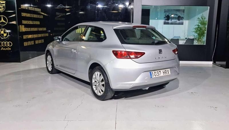Usado Seat Leon SC Reference 90 CV (66 kW) 2014 Gris Utilitario